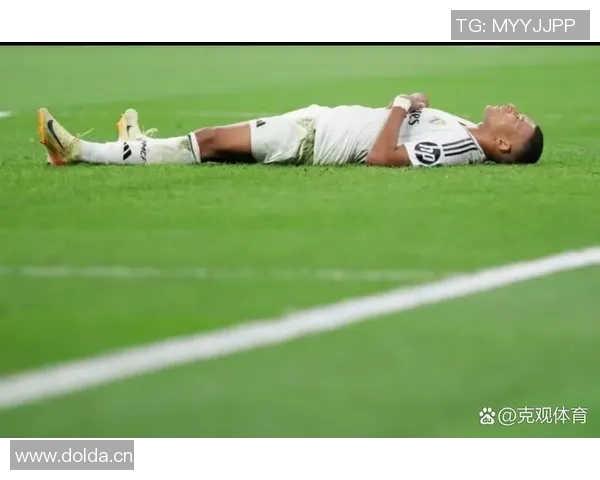 姆巴佩因右脚踝受伤退出法国队集训已回归皇马进行康复治疗